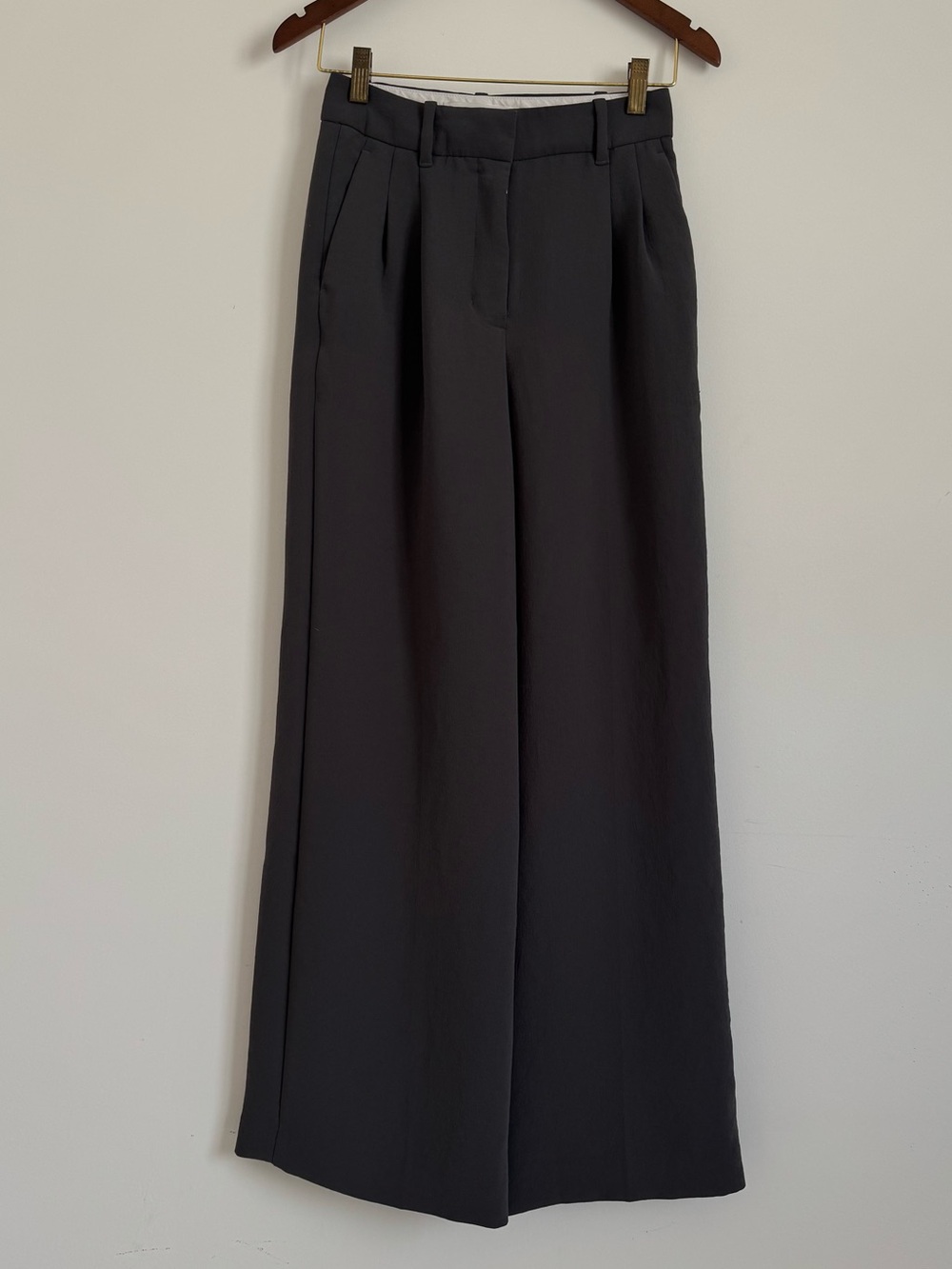 Aritzia The Effortless Pant Size 0 Gray Wide Leg Trouser 31” Inseam